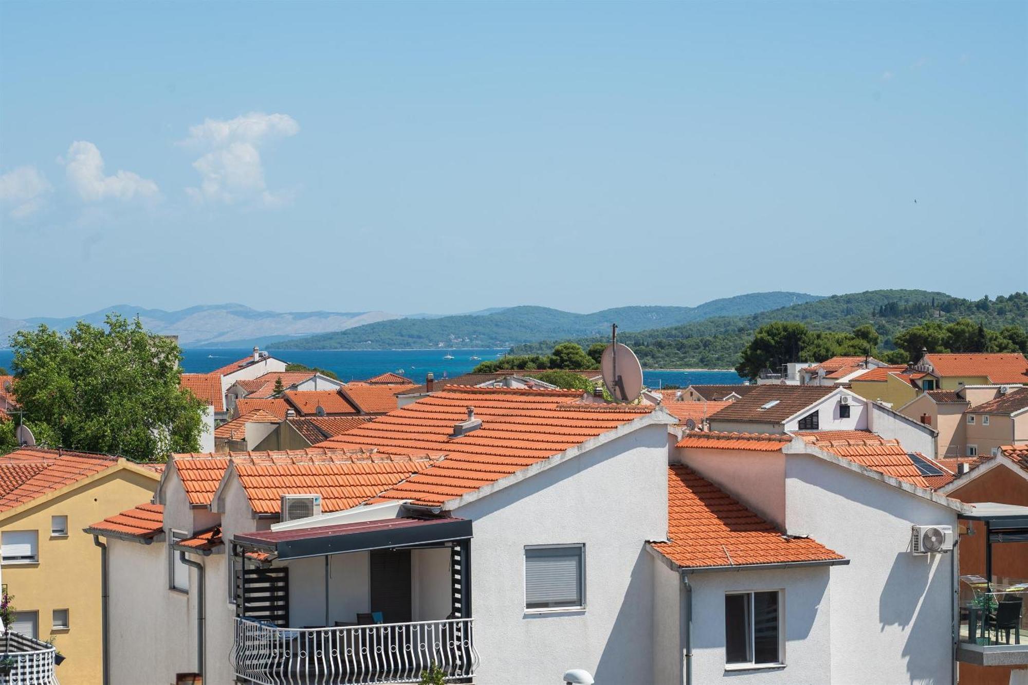 Apartments And Rooms Mladen Vodice Camera foto