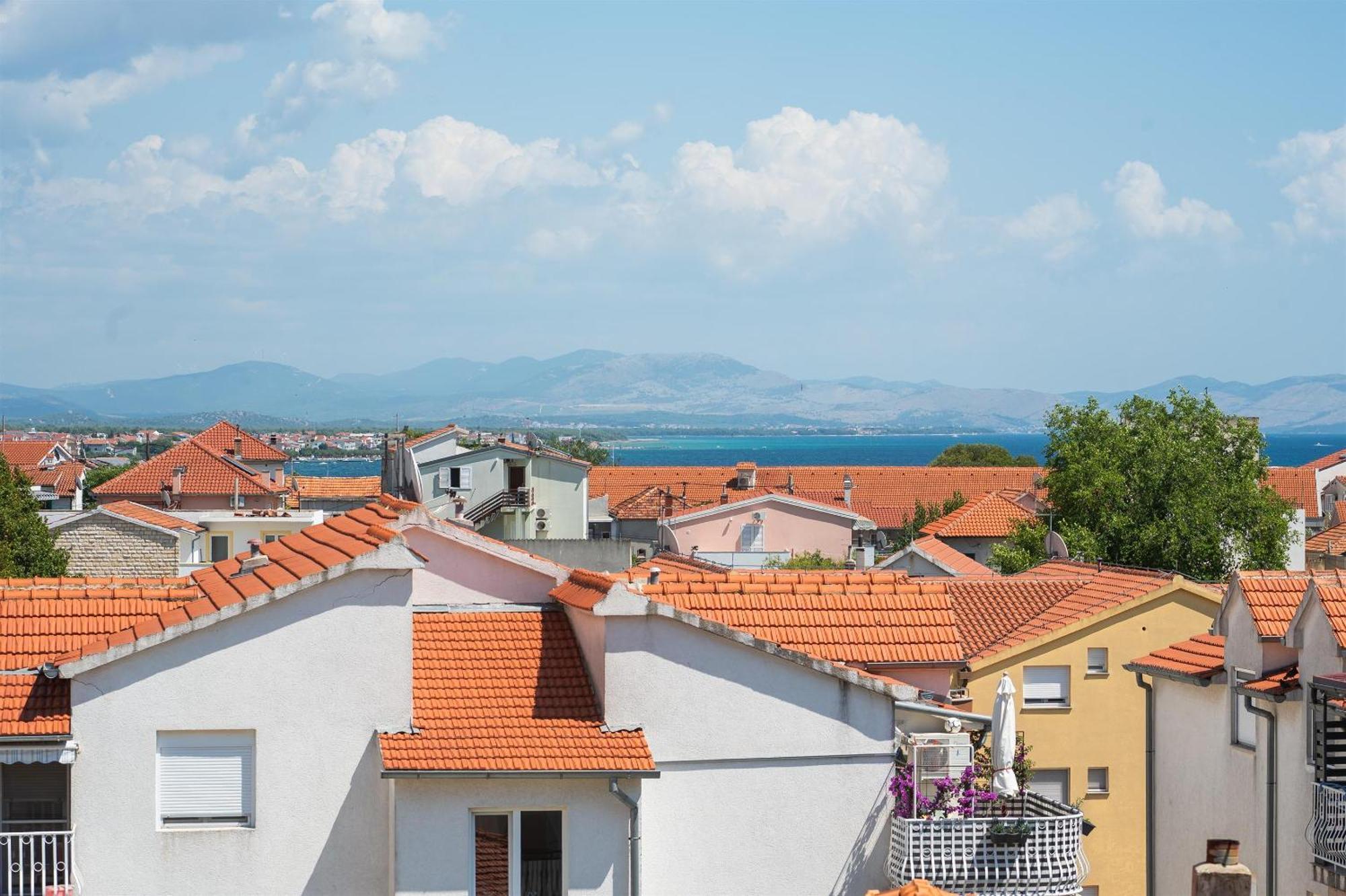 Apartments And Rooms Mladen Vodice Camera foto