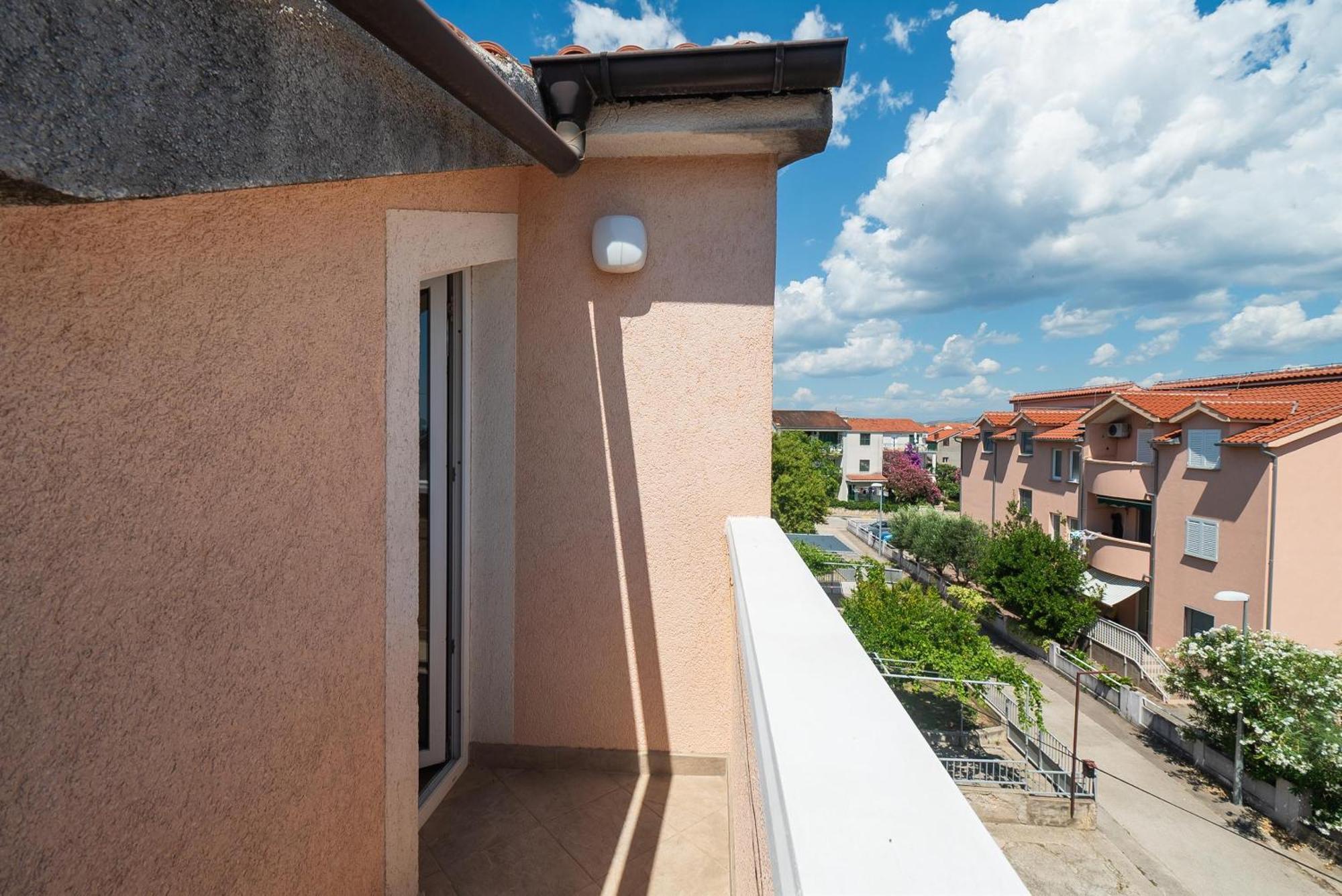 Apartments And Rooms Mladen Vodice Camera foto