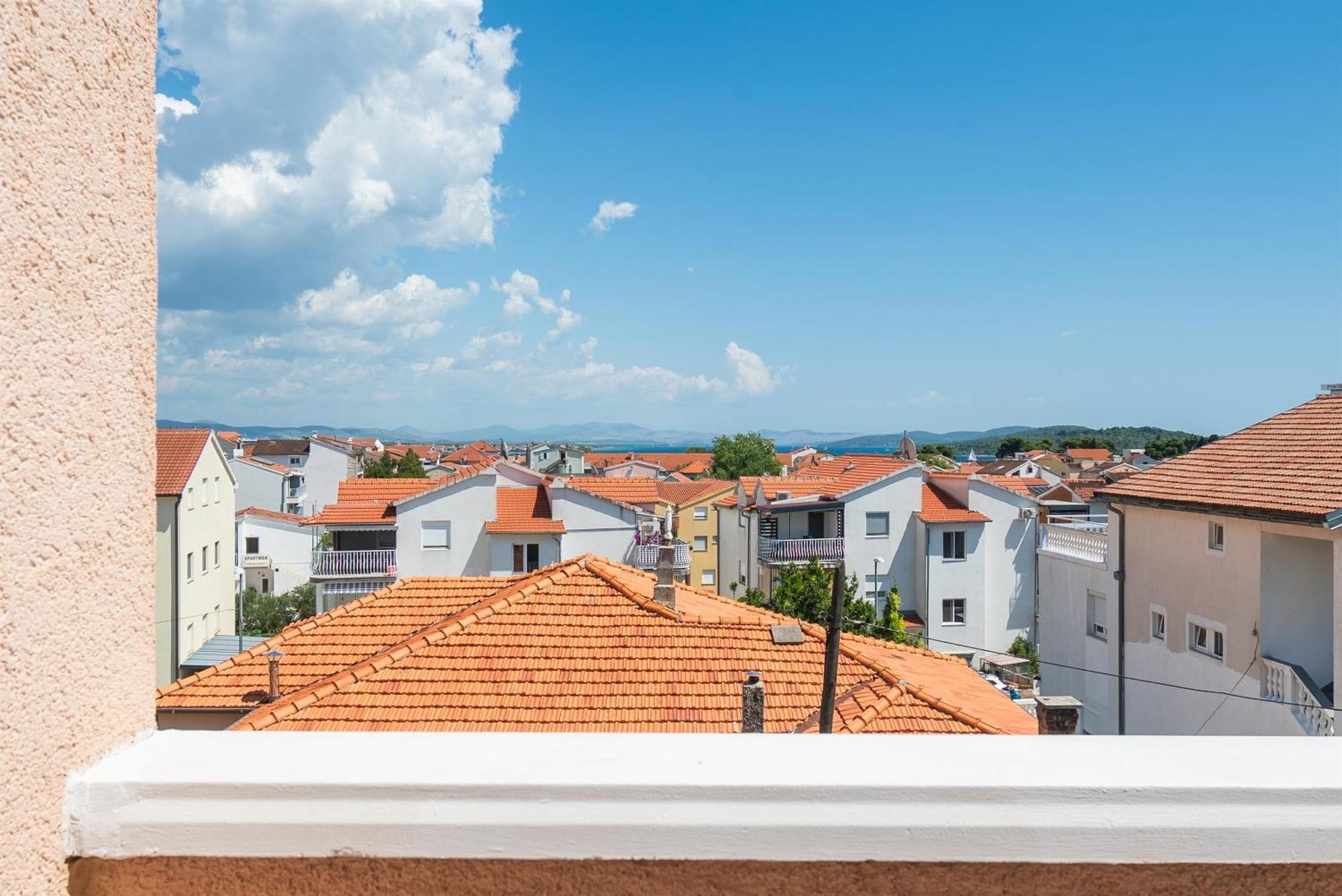 Apartments And Rooms Mladen Vodice Camera foto