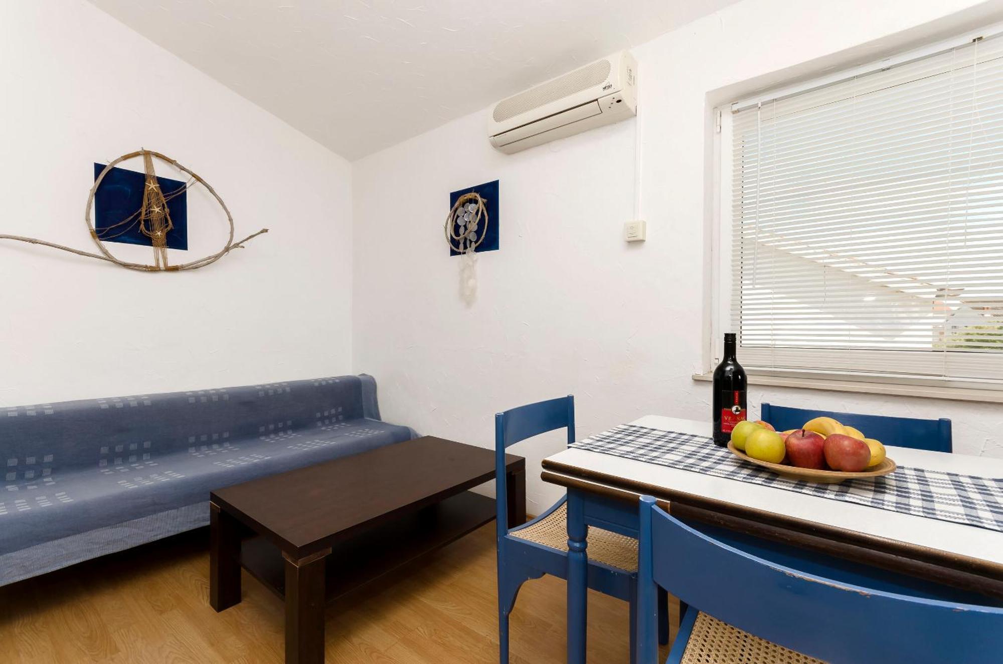 Apartments And Rooms Mladen Vodice Esterno foto
