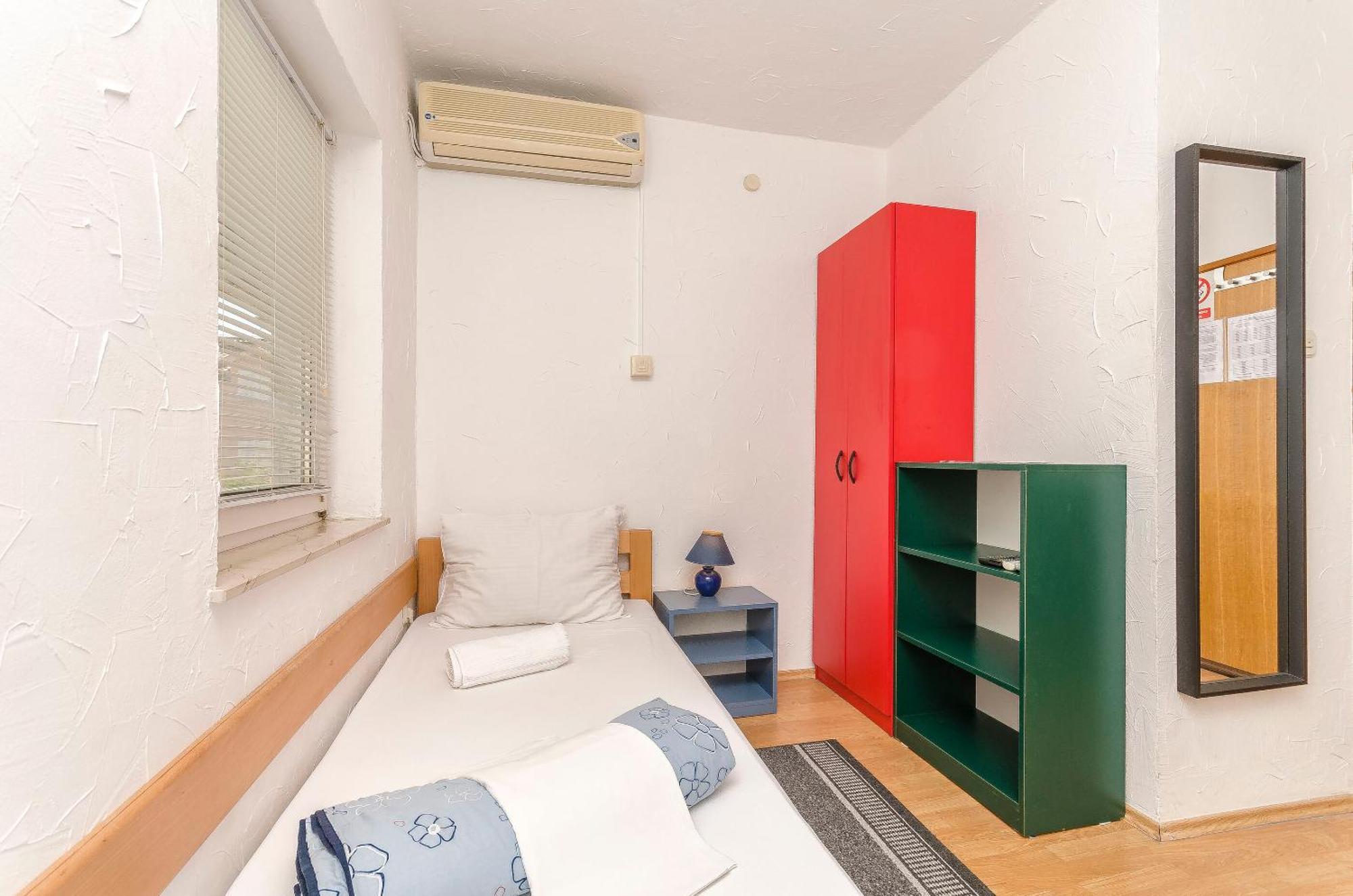 Apartments And Rooms Mladen Vodice Esterno foto