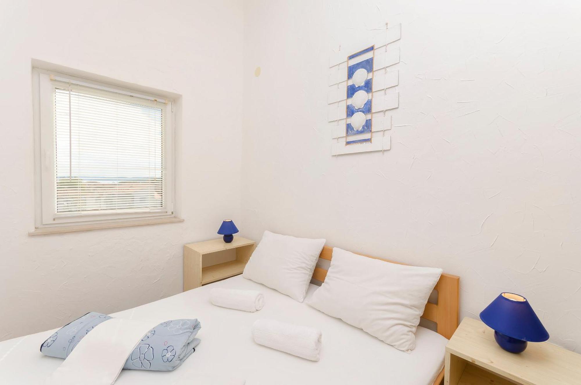Apartments And Rooms Mladen Vodice Esterno foto