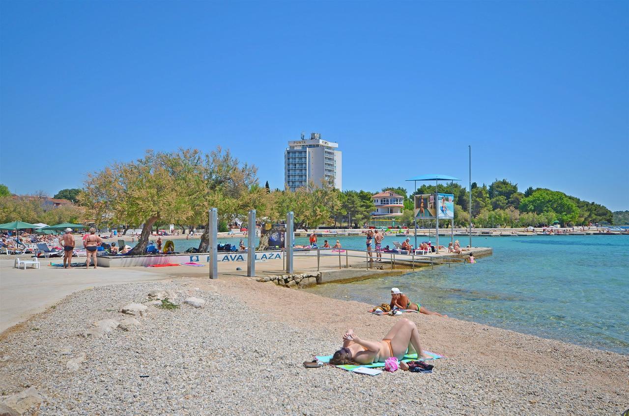 Apartments And Rooms Mladen Vodice Esterno foto