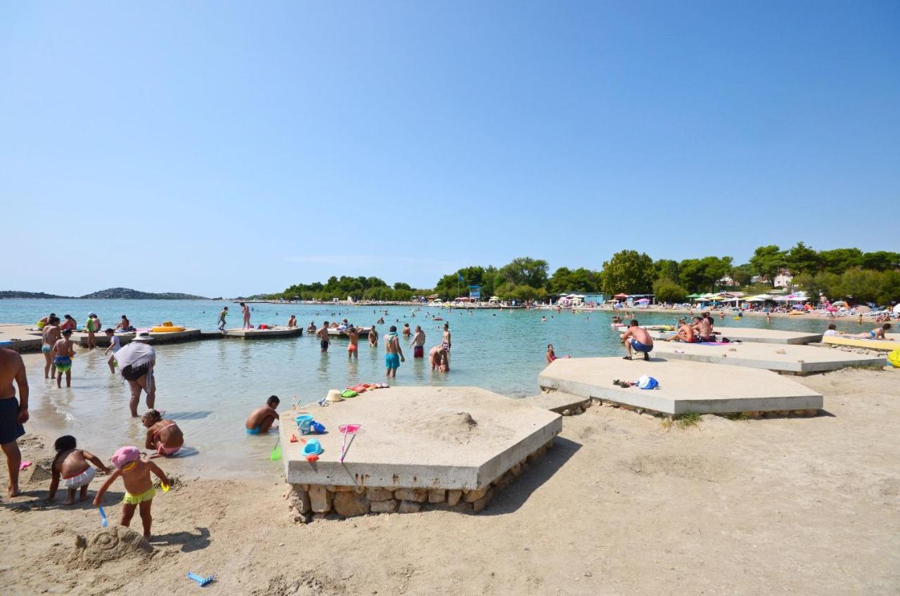 Apartments And Rooms Mladen Vodice Esterno foto
