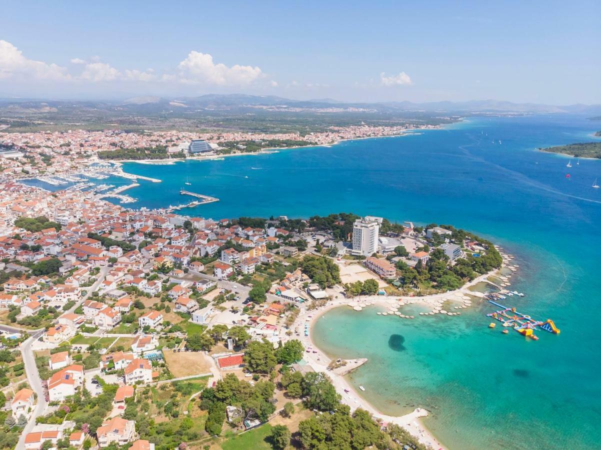 Apartments And Rooms Mladen Vodice Esterno foto