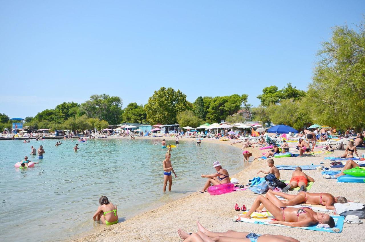 Apartments And Rooms Mladen Vodice Esterno foto